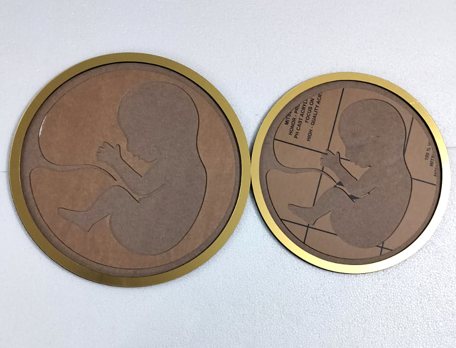 Circle frame with baby  - MDF